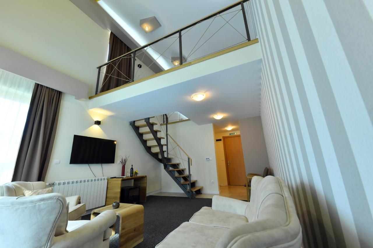 Villa Luxury Rooms - Wine Resort Smederevo Extérieur photo